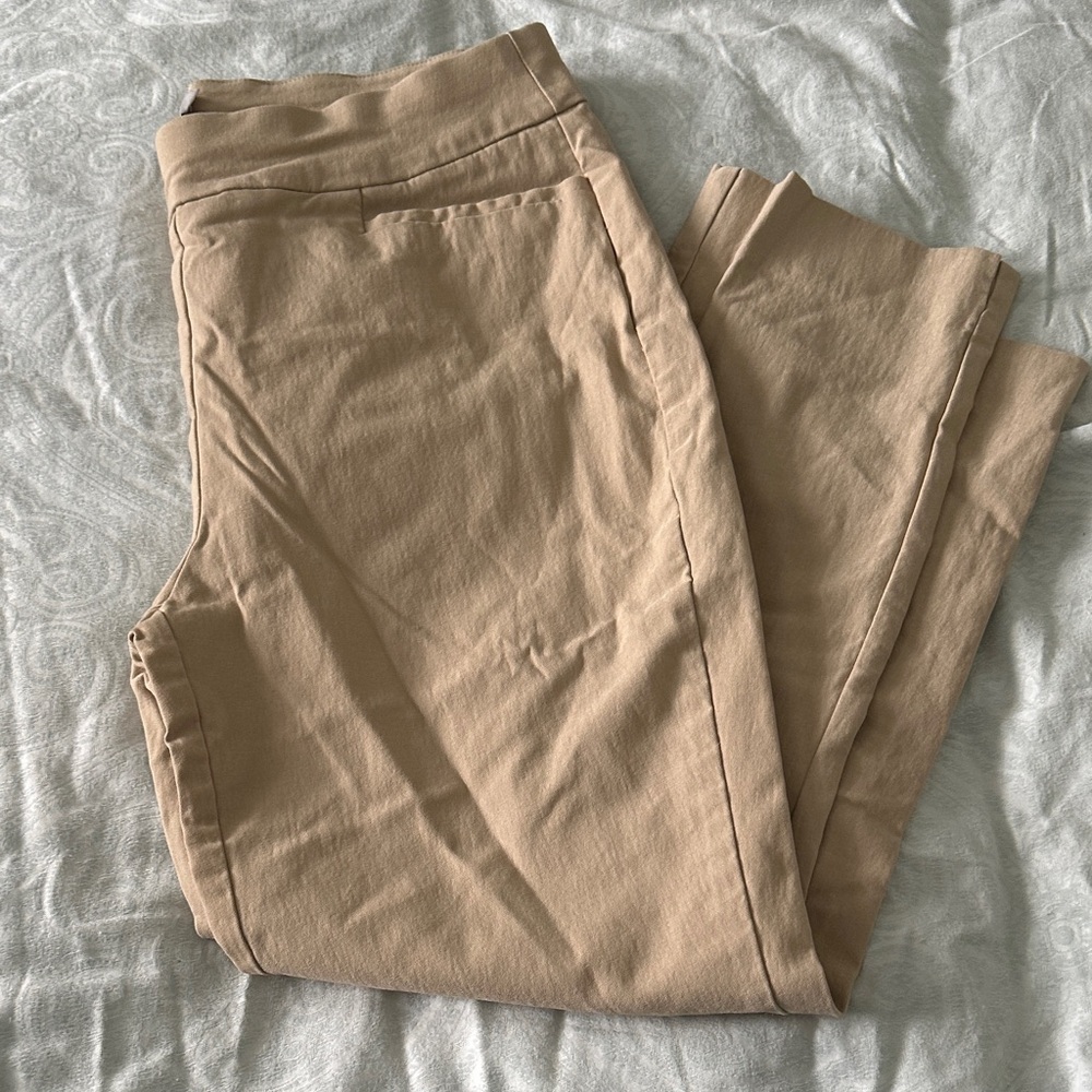 Chico's Women's Tan Capris